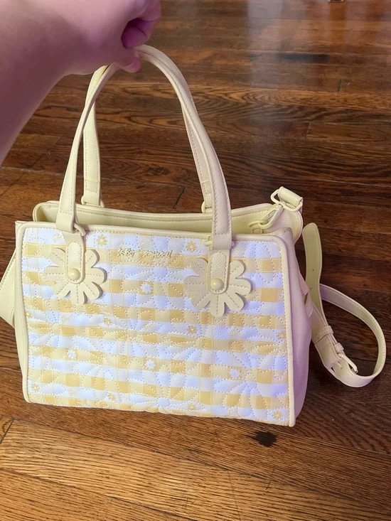 Betsey Johnson Yellow and White Daisy Checkered Handbag - Picture 3 of 5